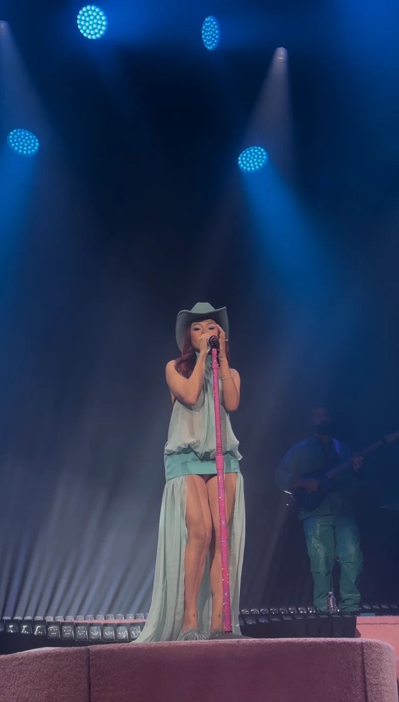 Mariah The Scientist performing on tour